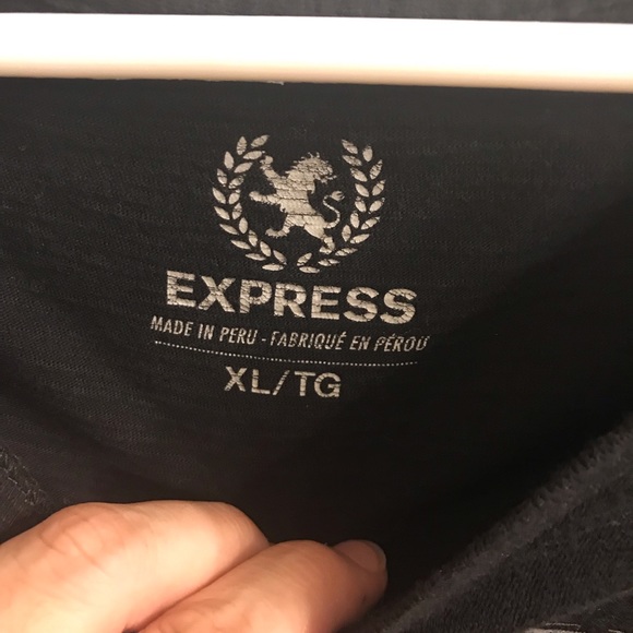 Express V neck - Picture 4 of 4